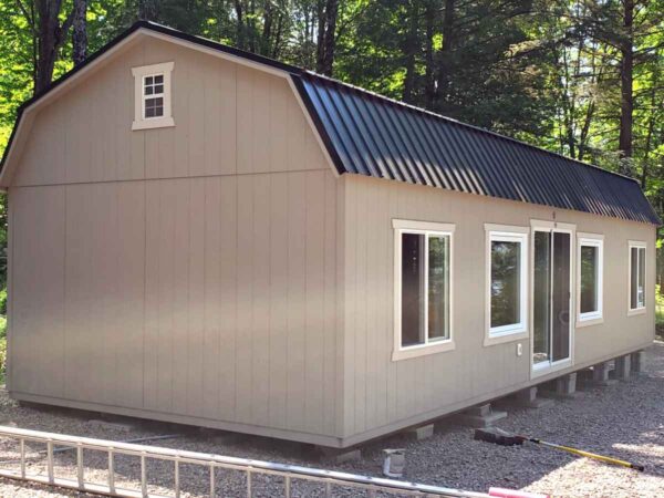 600 Sq' cottage by Old Hickory Buildings